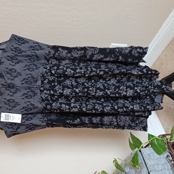 Hot topic COSMIC AURA SKELETON FAIRY LACE THIN STRAPS ZIP CLOSURE HANKY HEM - Picture 8 of 17